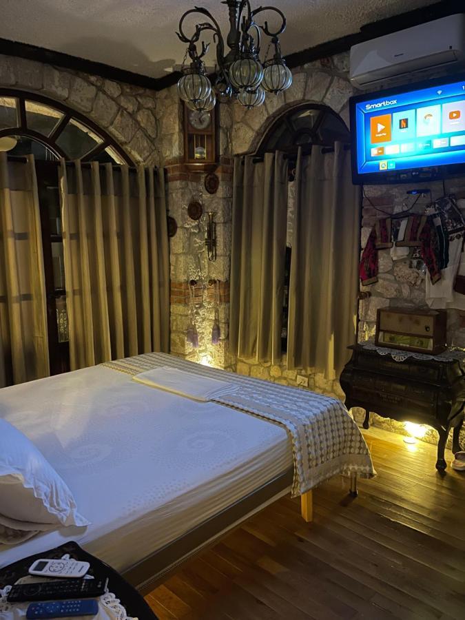 Solomon&Sons Hotel Dhërmi Eksteriør billede